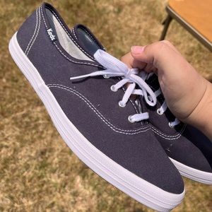 NWOT Navy Keds women’s size 8.